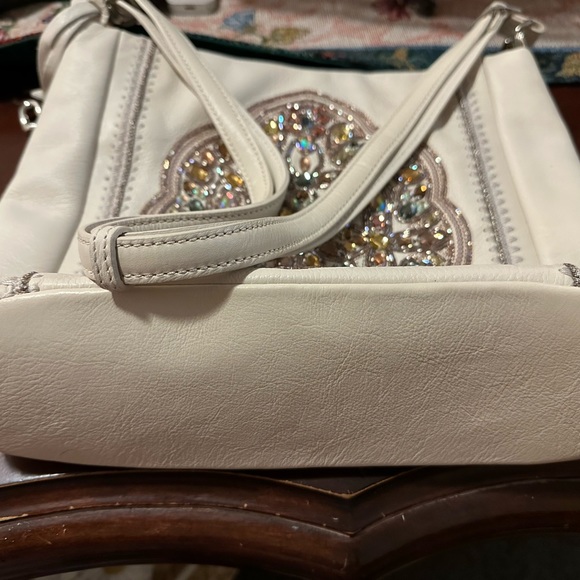 Vintage Brighton bling design white leather bag w/strap. Like new. 11" by 10" - Picture 3 of 6